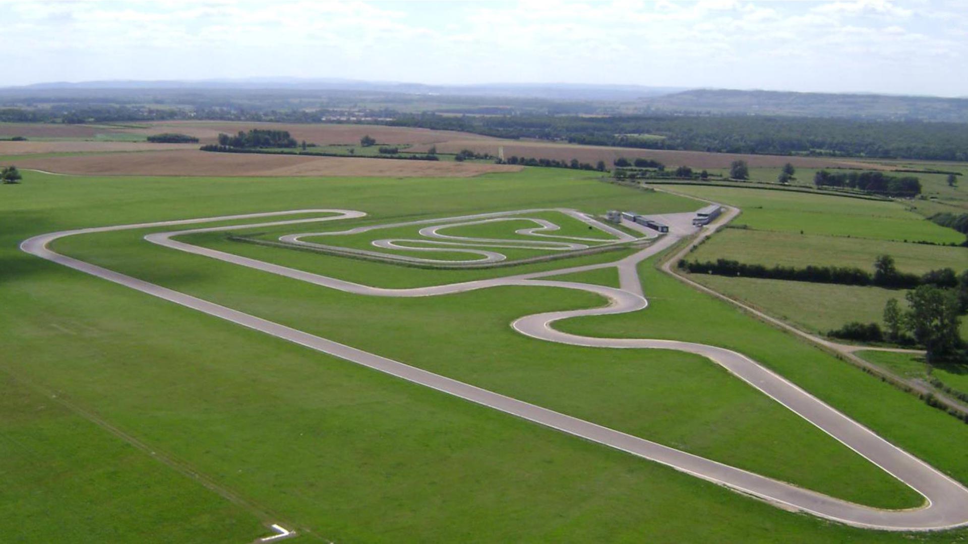 Vue aérienne du Circuit de l'Auxois