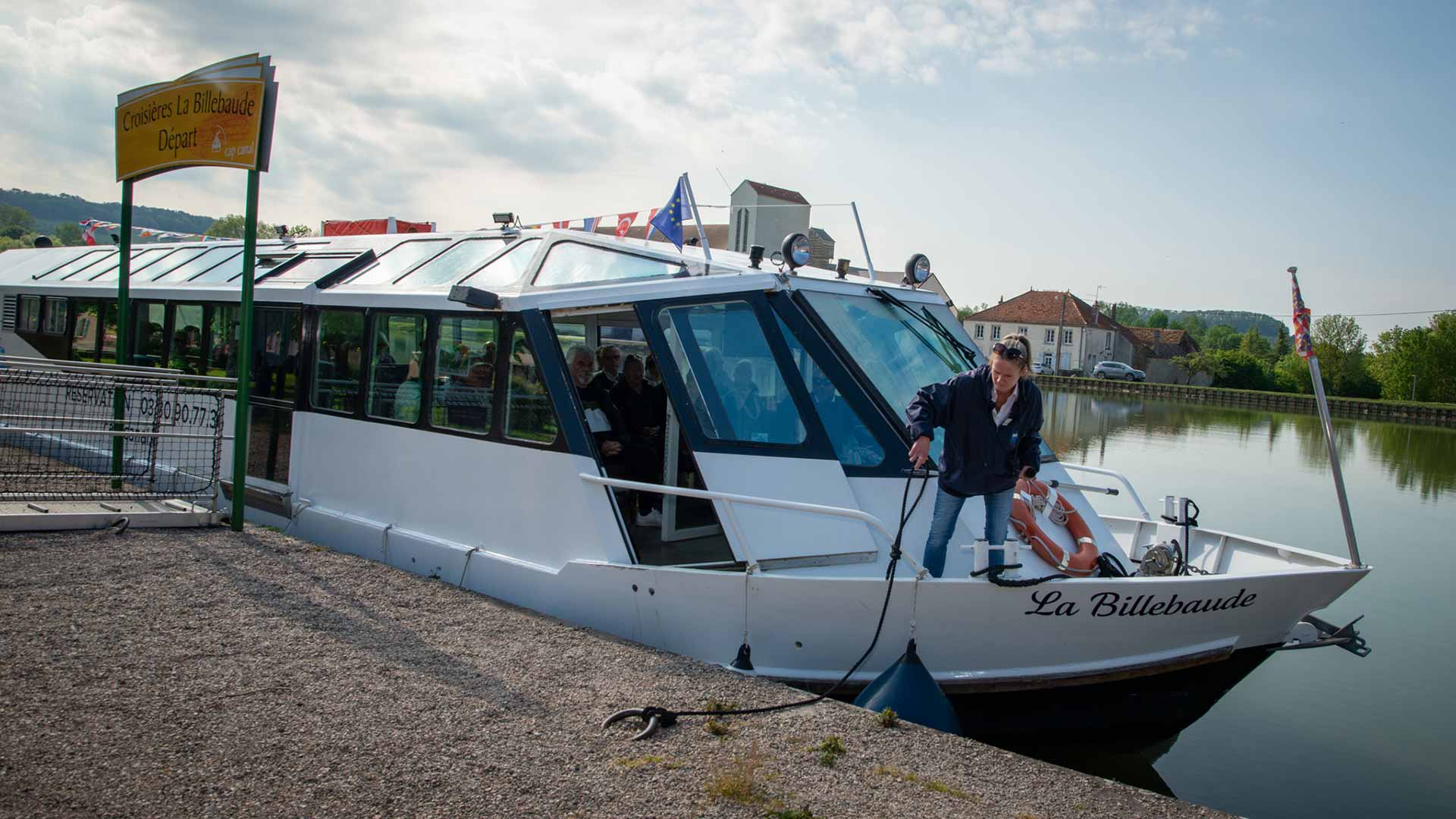 Largage des amarres du bateau La Billebaude