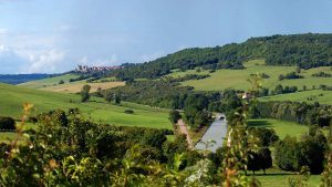 Point de vue de Crugey sur Chateauneuf et le Canal de Bourgogne