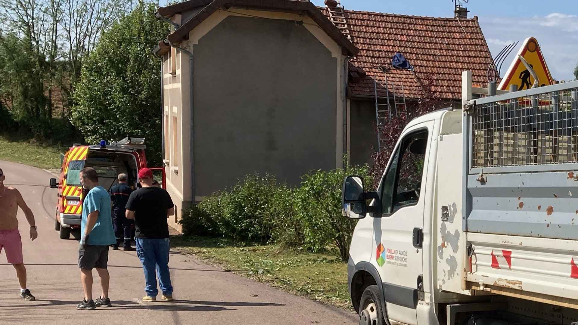 Lea agents du SCE de laCommunauté de communes de Pouilly-Bligny en soutien à Liernais