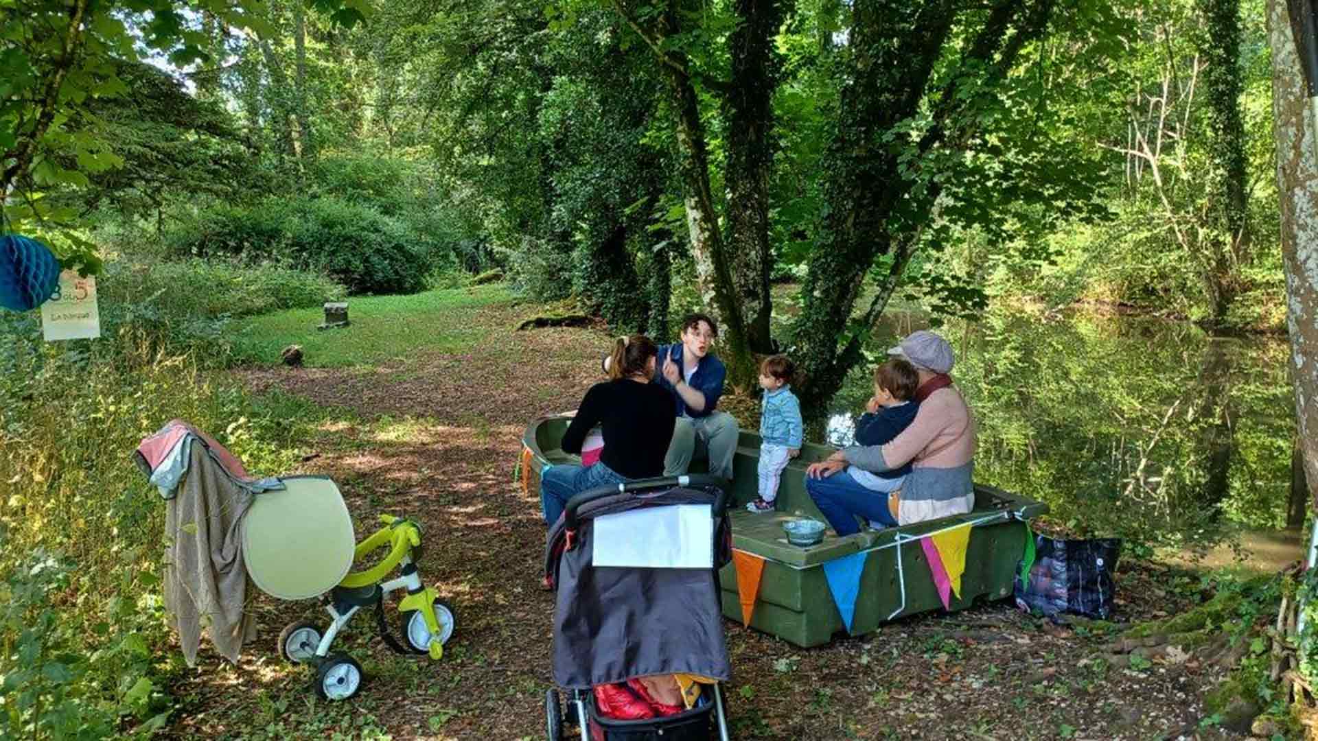 Parcours sensoriel de Relais petite enfance au Château de Lusigny en juillet 2022