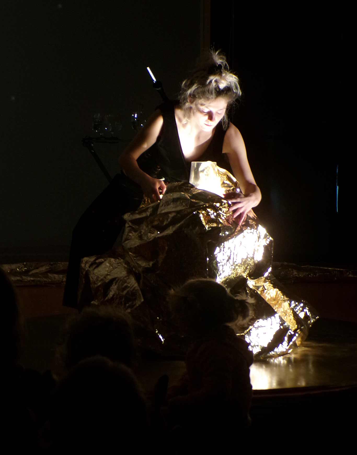 La petite enfance au spectacle Eaux profondes