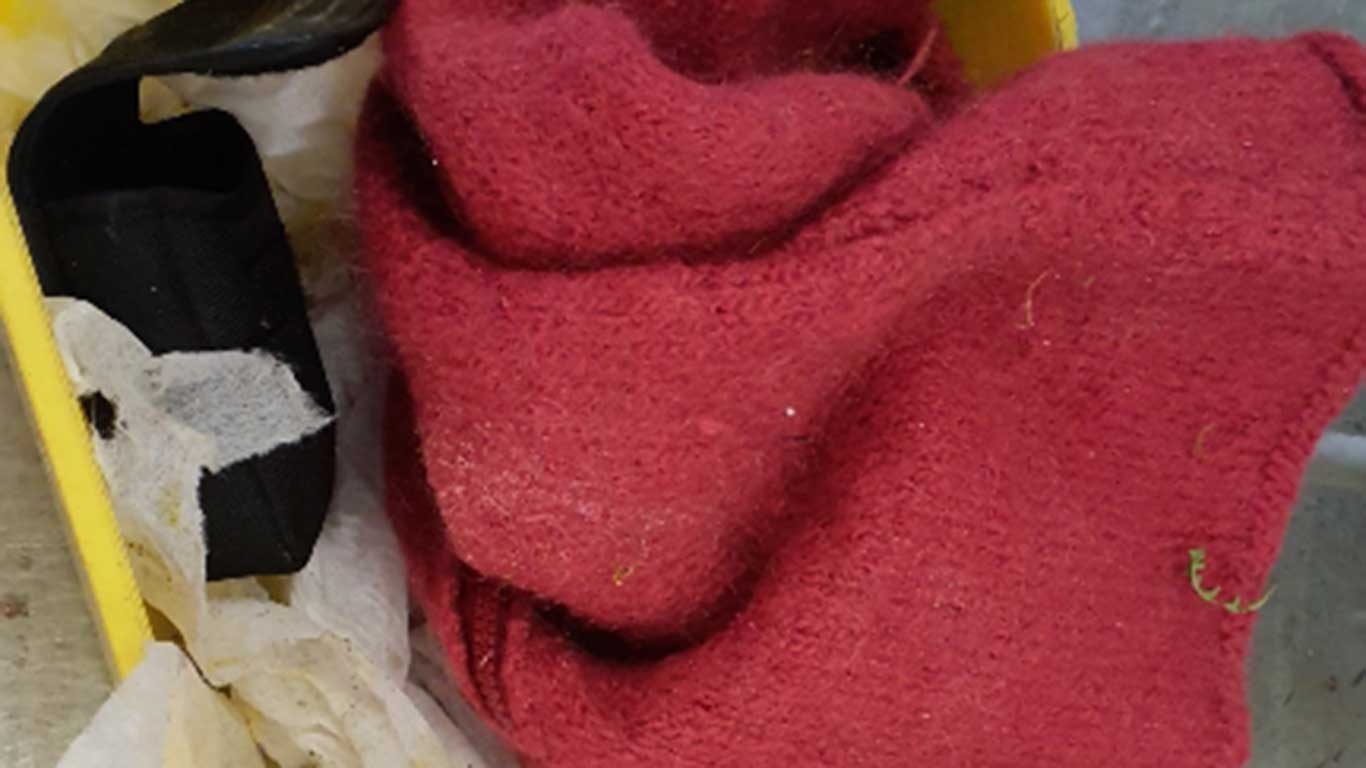 Illustration du refus de tri des déchets recyclables - Les vêtements