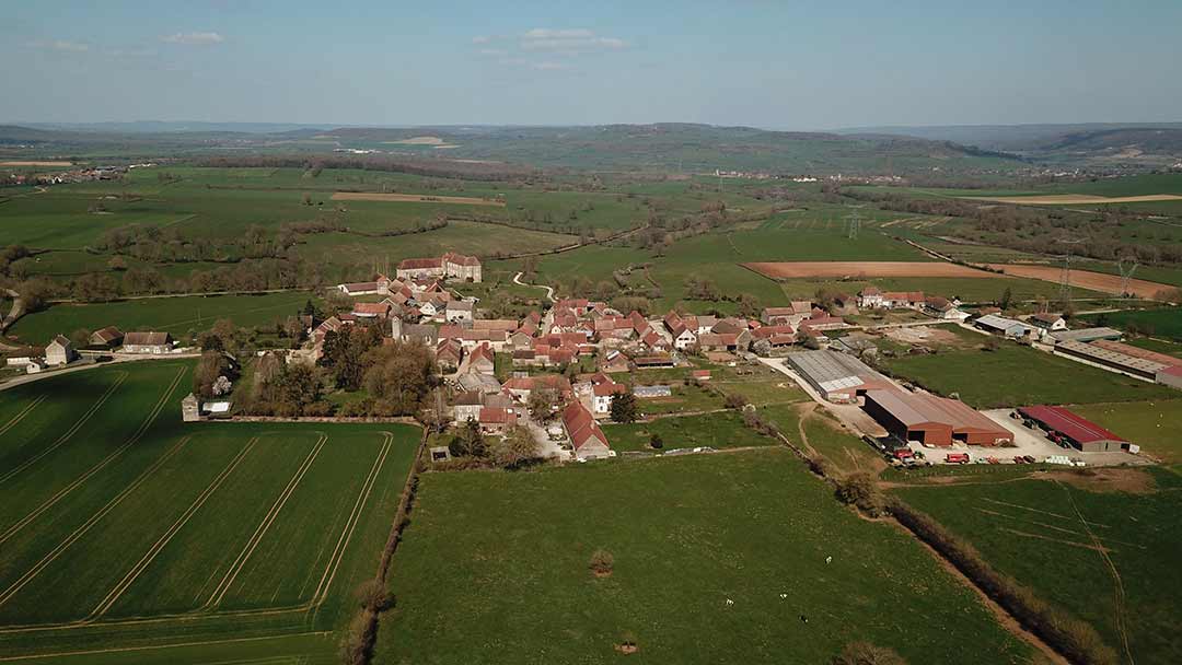Vue aérienne de la commune d'Ecutigny (21360)
