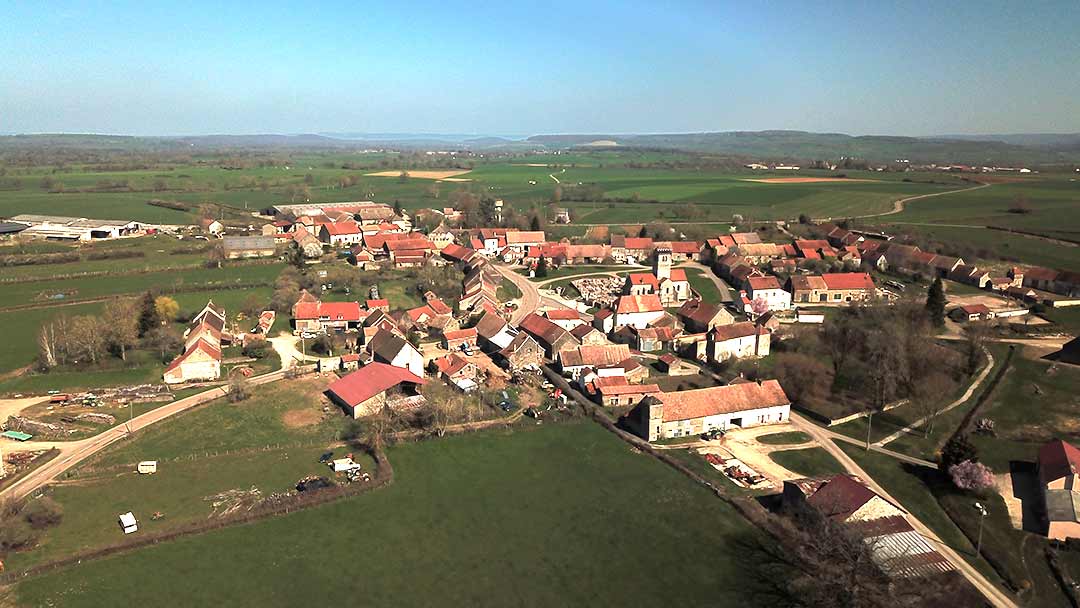 Vue aérienne de la commune de Saussey (21360)