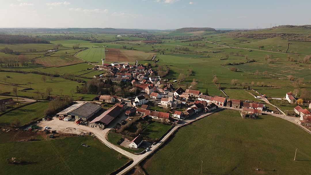 Vue aérienne de la commune de Vic-des-Prés (21360)